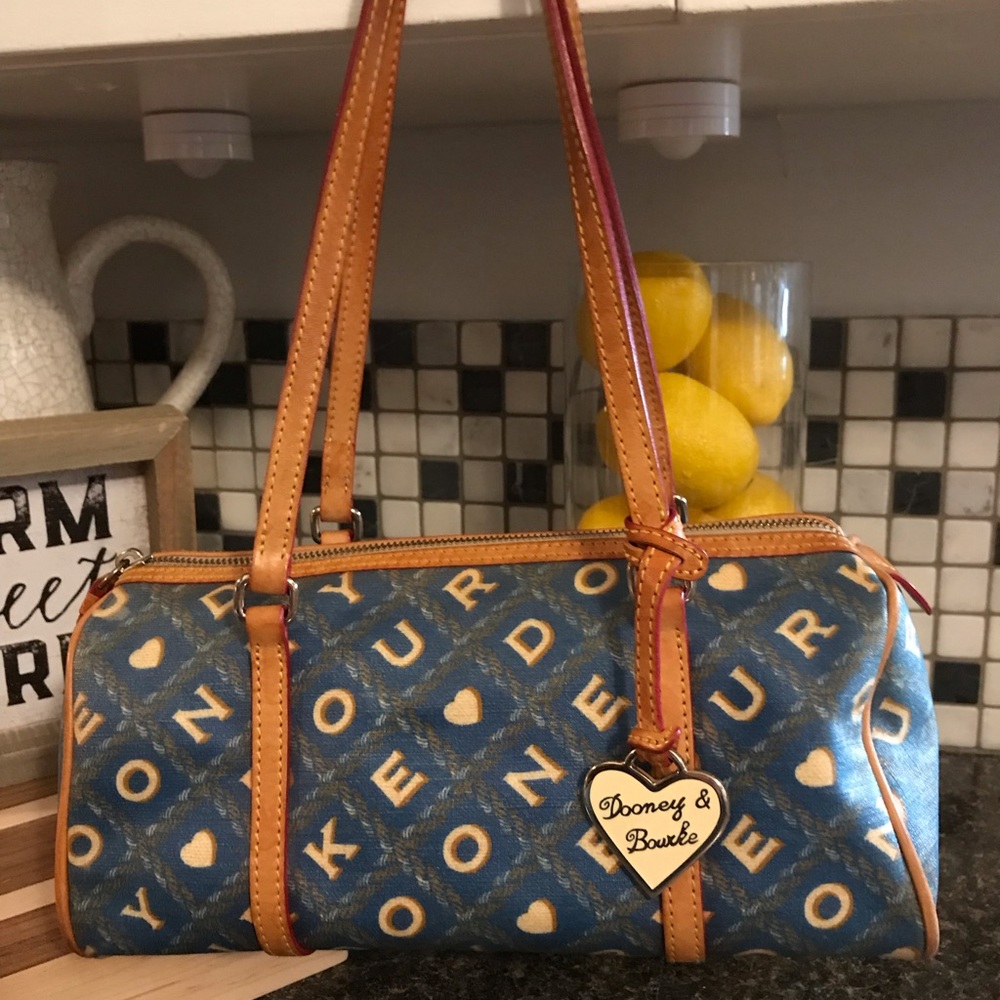Dooney & Bourke Handbag 👜
